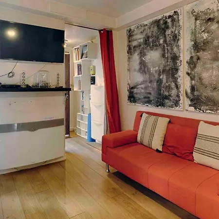 Lovely In The Very Heart Of Montmartre *