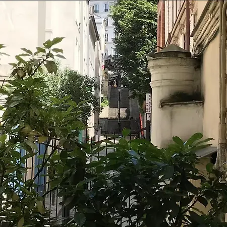 דירה Lovely In The Very Heart Of Montmartre פריז